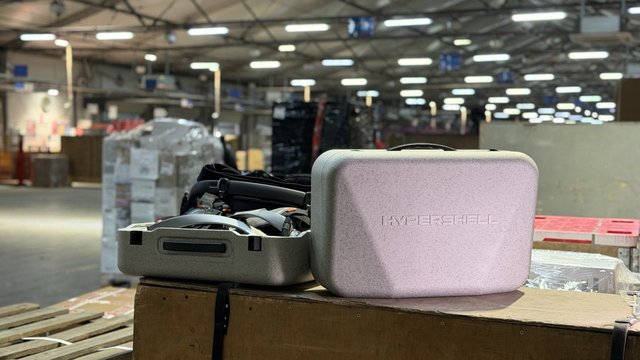 "Нова пошта" розпочала тестування екзоскелетів Hypershell в операційних процесах