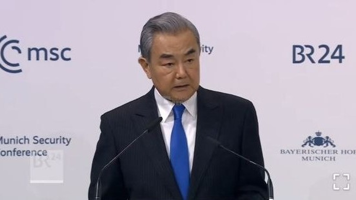 Chinese FM: Doors open for dialogue in Ukraine