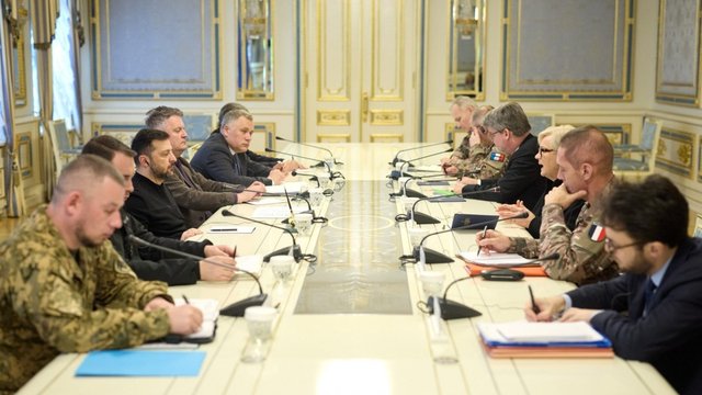 Зеленский обсудил с министром ВС Франции ускорение поставок систем ПВО