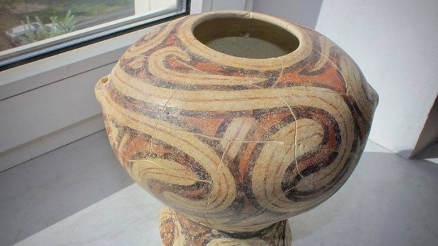 Трипільську вазу середини V тисячоліття до н.е. передали до Національного музею історії України