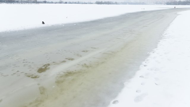 Киян закликають не виходити на кригу водойм через потепління