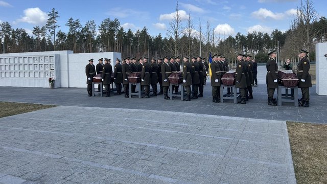 На НВМК за участі Буданова відбулася церемонія почесного поховання невпізнаних тіл