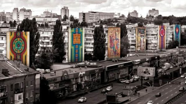 Вопрос мозаичного панно с серпом и молотом на Берестейском проспекте Киева находится на рассмотрении Комиссии УИНП