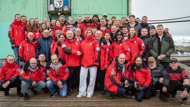 На станції "Академік Вернадський" завершилася перезмінка річних експедицій