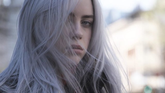 Біллі Айліш може зіграти головну роль у новій екранізації роману Сильвії Плат “Під скляним ковпаком”