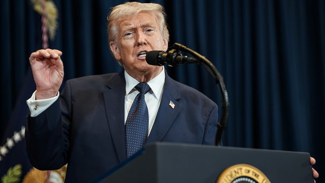 Президент США Дональд Дж. Трамп выступает на пресс-конференции, 09.03.2026