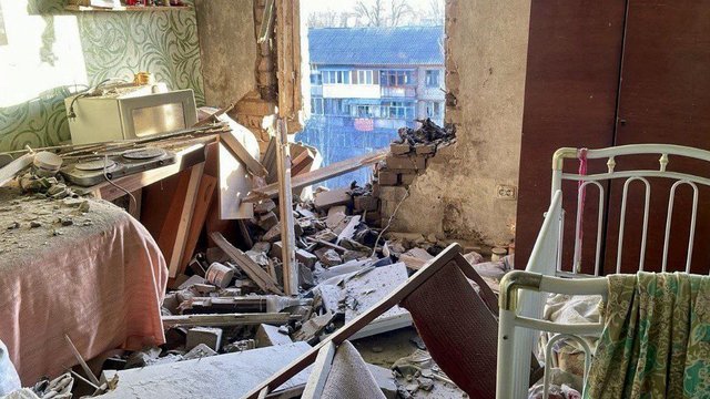 Двоє цивільних постраждали внаслідок ударів ворожої артилерії та дронів у Дніпропетровській області - ОВА