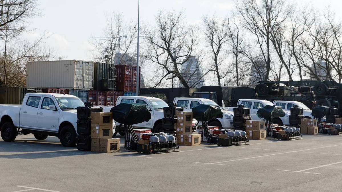 Порошенко передав військовим п’ять комплексів 