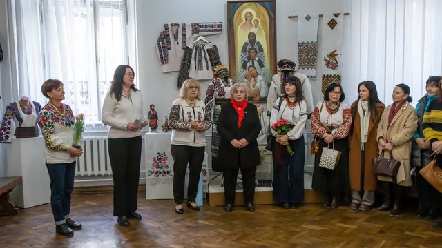 У музеї Гуцульщини та Покуття відкрили виставку борщівської сорочки кінця ХІХ – початку ХХ ст