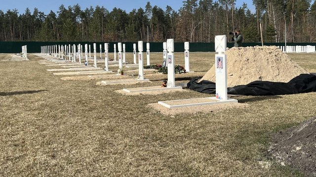На НВМК за участі Буданова відбулася церемонія почесного поховання невпізнаних тіл