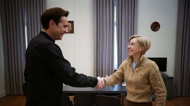 Vereschuk discusses evacuation logistics, donor funding for wounded with MOAS founder