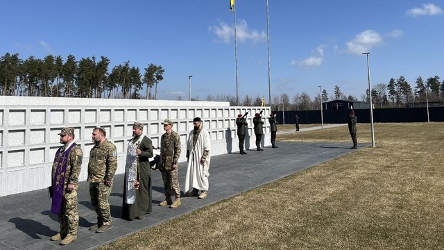 На НВМК за участі Буданова відбулася церемонія почесного поховання невпізнаних тіл