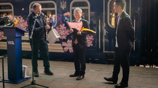 "Укрзалізниця" запустила новий флагманський поїзд "Сакура"