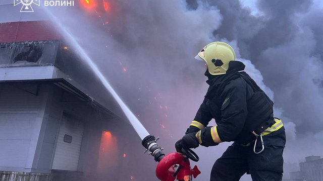 Зеленський анонсував насичений дипломатичний день: Нічна атака РФ є відповіддю на дипломатичні зусилля