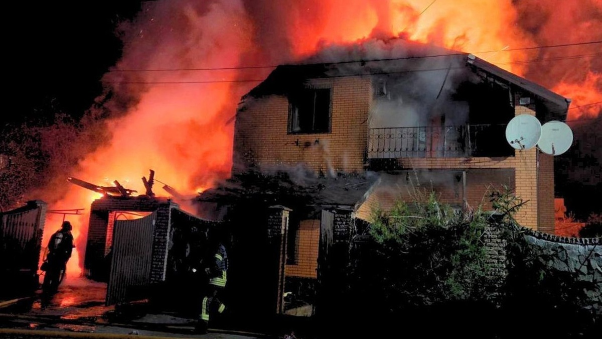 На Київщині через атаку дронів РФ пошкоджено два будинки, постраждала одна людина