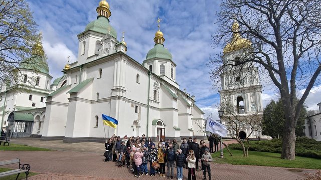 Великдень із теплом і турботою: діти полеглих Захисників та Захисниць зустріли свято в Софії Київській разом із Президентом та першою леді