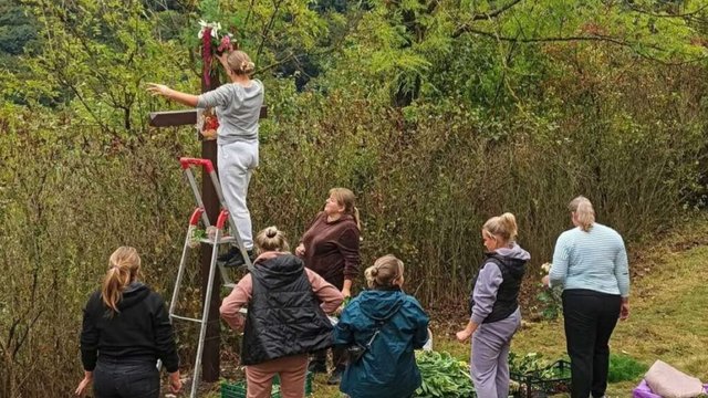 Мінкультури додав до переліку нематеріальної спадщини звичай вбирання хрестів на Тернопільщині