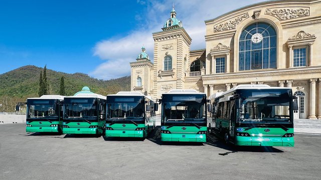 Азербайджан передал Украине пять пассажирских автобусов – Сибига