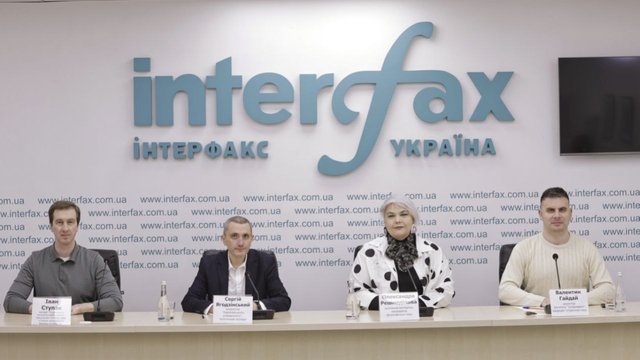 Президент і Рада не мають повноважень поступитися українськими територіями в рамках мирного процесу – експерти