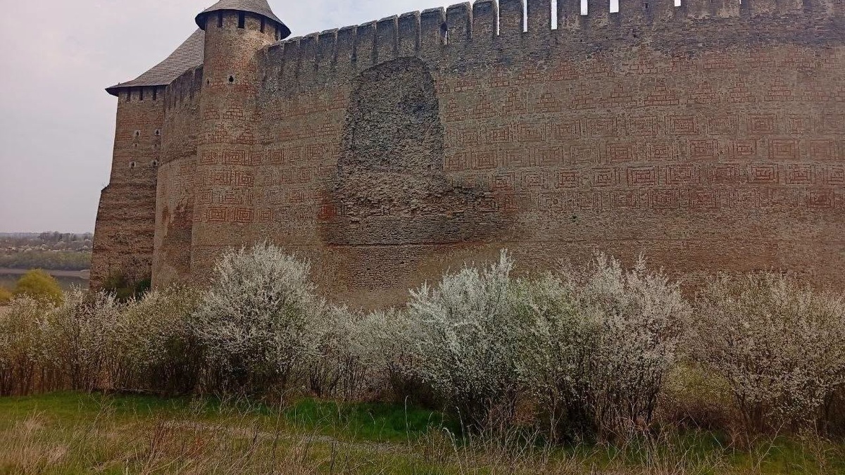 В Хотинській фортеці обвалилася частина стіни – мер