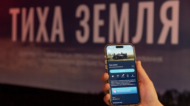 Стрічка “Тиха земля” про розмінування України вийшла онлайн