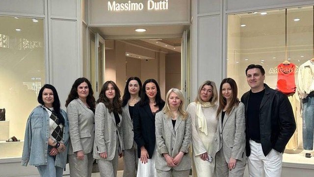 Магазини групи Inditex у ТРЦ Gulliver відновили роботу