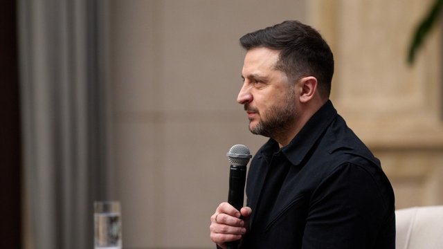 РФ хоче захопити Покровський напрямок до кінця квітня, але у них немає на це сил, – Зеленський