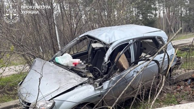 Один чоловік загинув, ще один шпиталізований через удар ворожого БпЛА по цивільному авто в Харківській області