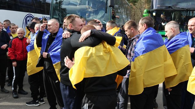 193 українських воїни повертаються додому в межах обміну – Зеленський