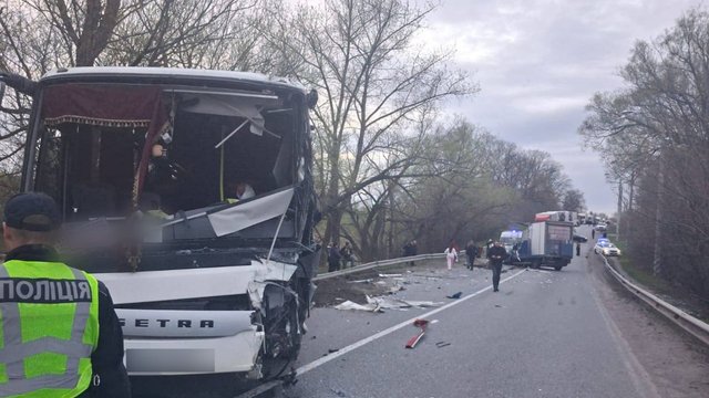 Движение на трассе М-21 в Винницкой области перекрыто из-за ДТП, организован объезд