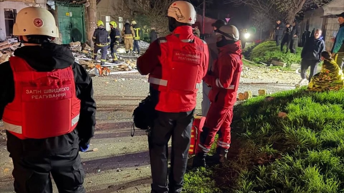 Ukrainian Red Cross working on sites damaged by Russian drone attacks in Odesa