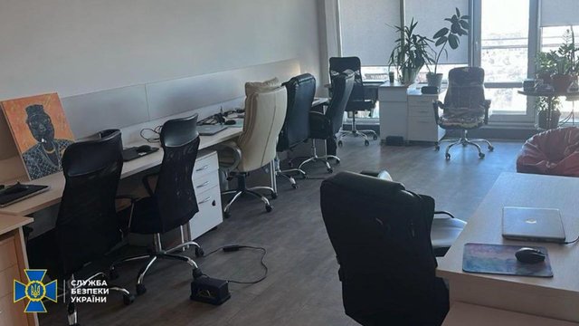 Правоохоронці викрили шахрайський кол-центр, який викрадав кошти з криптогаманців українців та іноземців