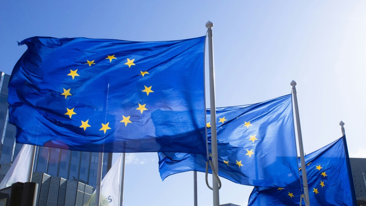 EU formally approves EUR 90 bln loan for Ukraine, 20th sanctions package against Russia