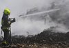 Рятувальники ДСНС ліквідовують пожежу на сміттєзвалищі поблизу Ужгорода