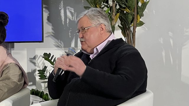 Літературознавець Семків: 70% шкільної програми з української літератури – стрьом