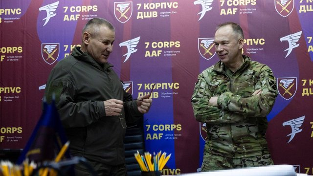 Сирський поспілкувався з командирами підрозділів на покровському напрямку