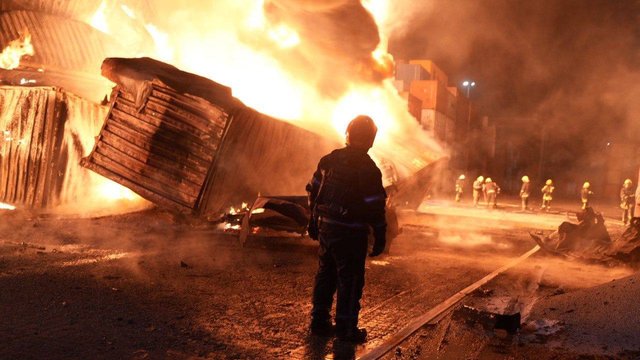 Ворог знову завдавав ударів по цивільній інфраструктурі Одещини, виникли пожежі