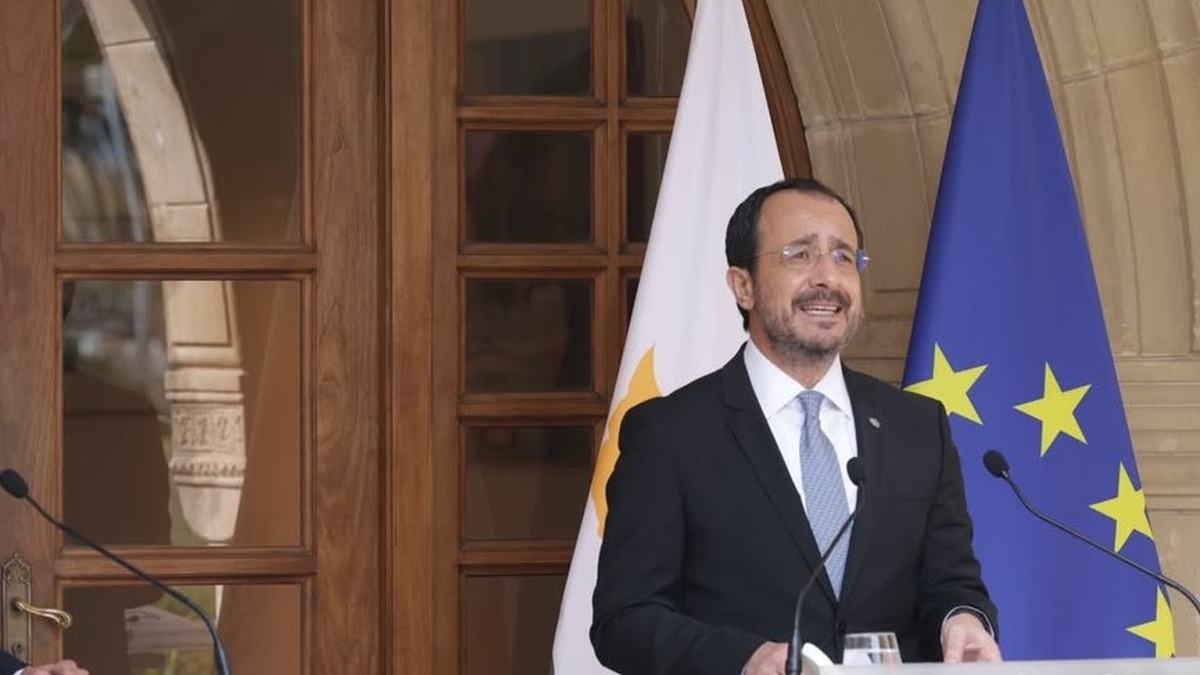 Президент головуючого в ЄС Кіпру говорить про необхідність надати змісту статті про допомогу в разі збройної агресії