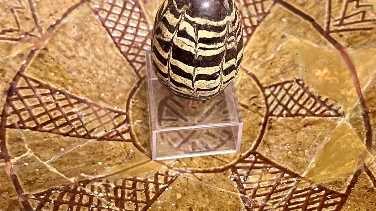 У “Софії Київській” показали унікальну писанку XII століття