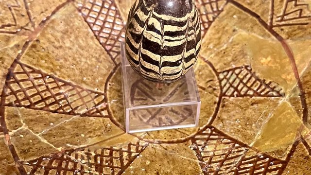 У “Софії Київській” показали унікальну писанку XII століття