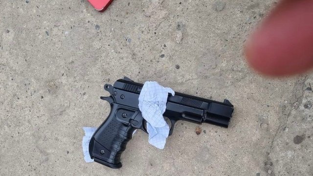 Student fires pistol during lesson and wounds classmate in Zakarpattia