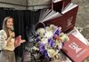 У Чернівцях презентували книгу про історію Всесвітнього дня вишиванки