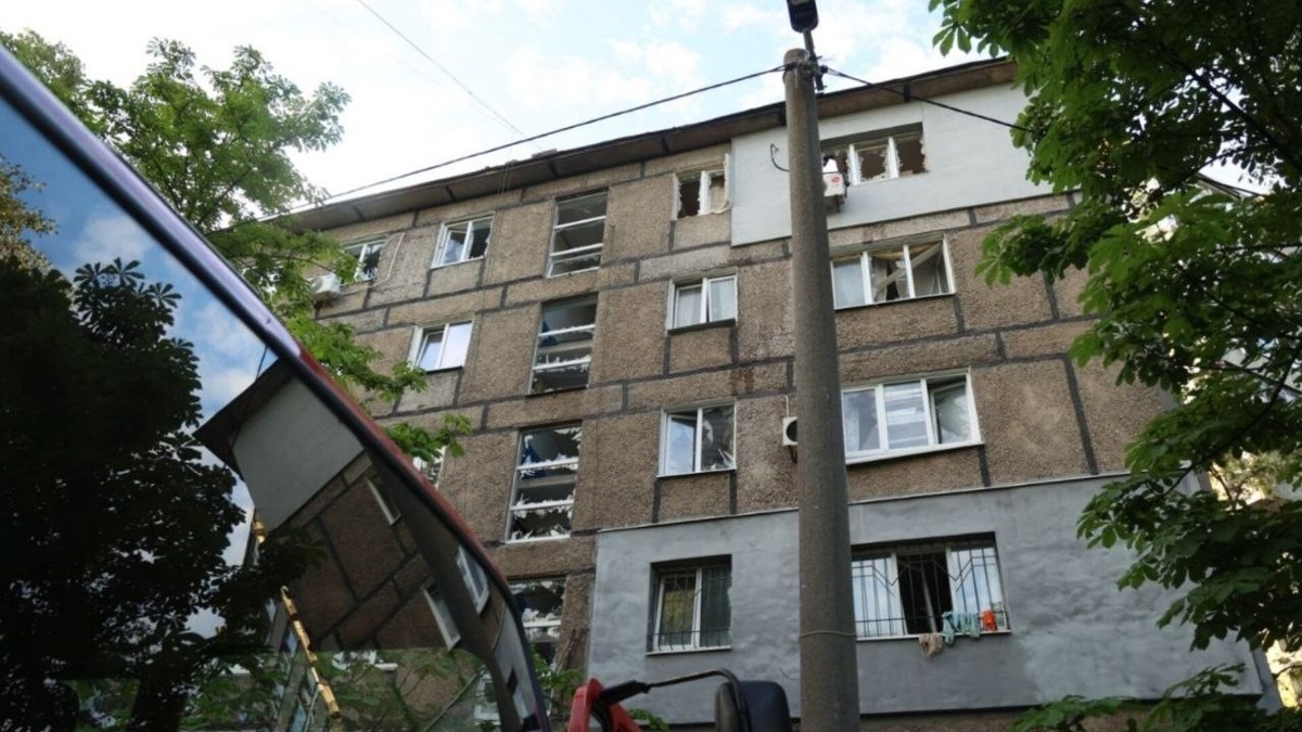 На Дніпропетровщині внаслідок атак РФ постраждали четверо людей, ворог атакував п'ять районів – ОВА