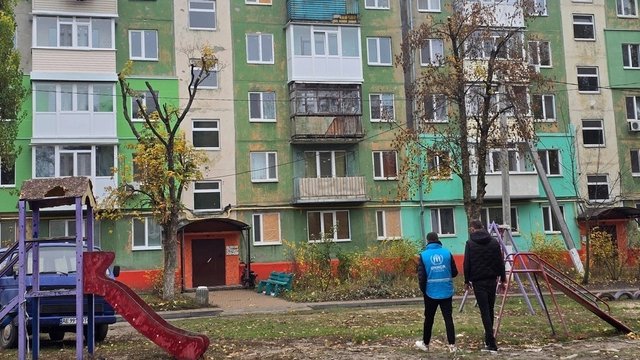 UNHCR supports repairs of common spaces in multi-story buildings, enabling more than 7,500 families to access state compensation