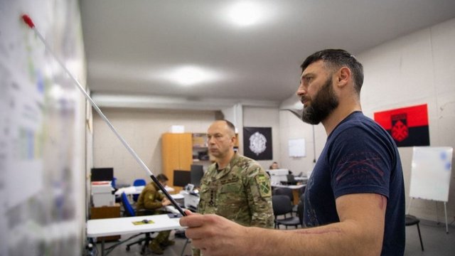 Сирський побував на південно-слобожанскому напрямку фронту, обговорив з командирами 2-го корпусу НГУ "Хартія" пріоритетні завдання