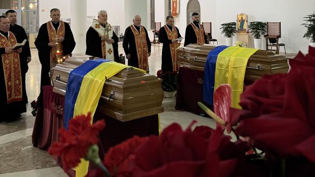 Домовини голови ОУН Мельника та його дружини виставлено для загального вшанування у Патріаршому соборі УГКЦ у Києві