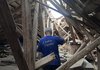 Стіна не витримала, мозаїка виявилась стійкішою: зруйнований ракетою культурний простір Hinaus у Києві планує відбудуватись