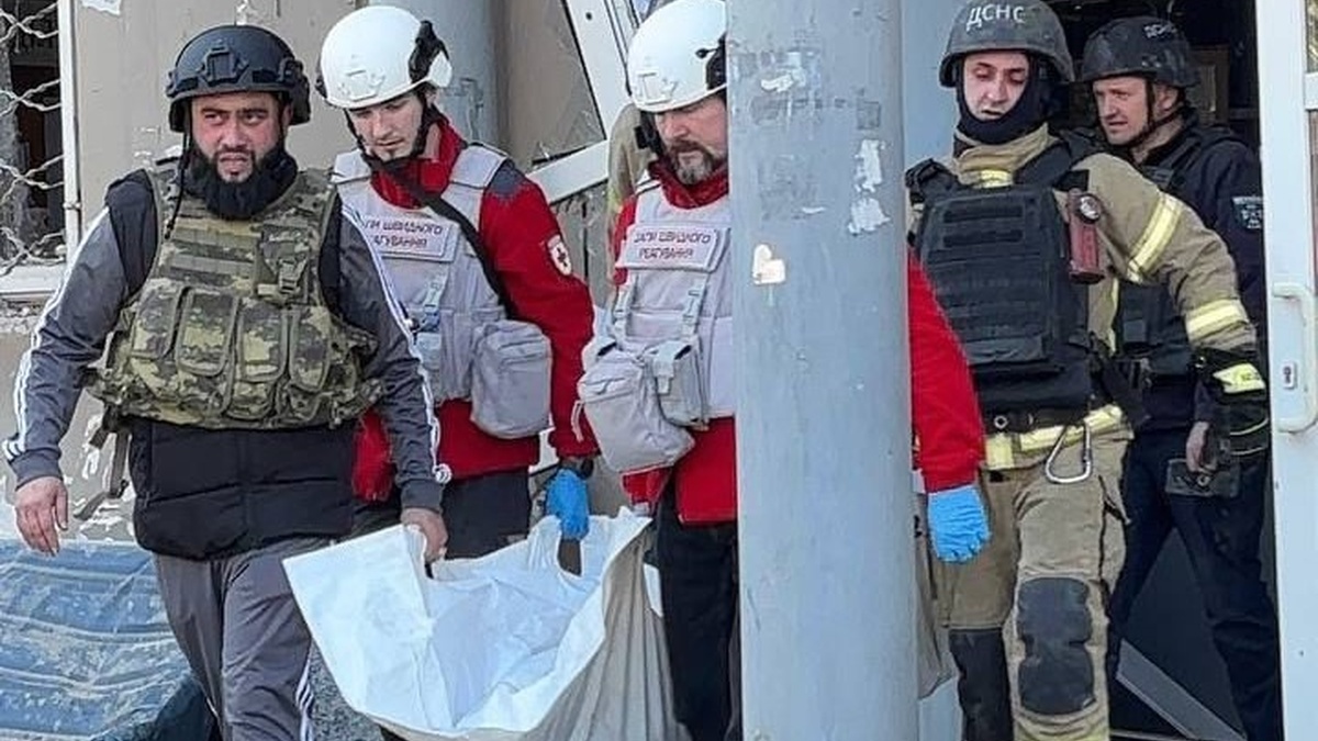 Ukrainian Red Cross assists casualties after Russian attack on Dnipro residential area