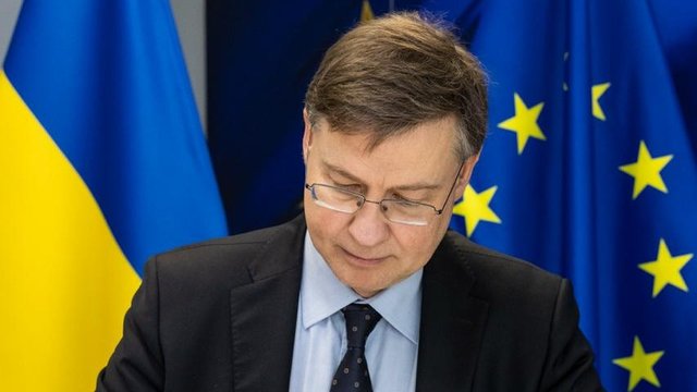 Первый транш макрофинансовой помощи ЕС Украина может получить уже в июне – Домбровскис