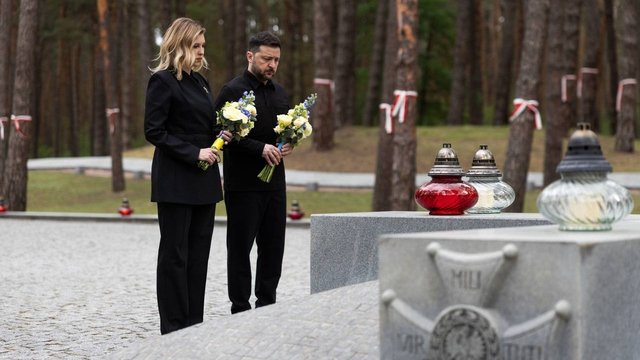 Зеленський взяв участь у церемонії пам'яті жертв репресій в заповіднику "Биківнянські могили"